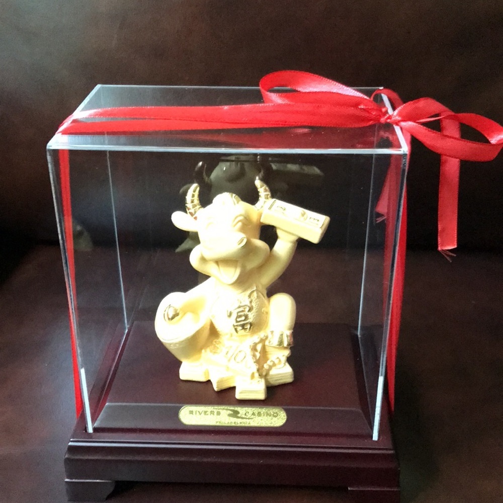 Rare accent item- golden cow. - Picture 3 of 9